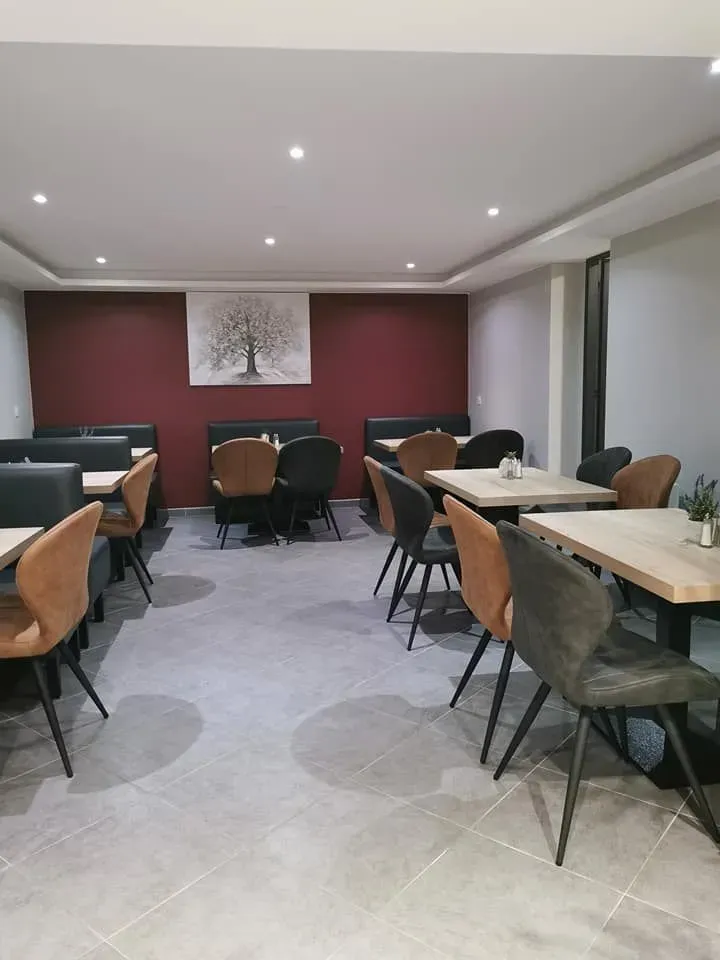 Salle du restaurant Royal Kebab (2)